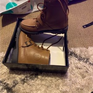 Polo shoes size 5 but fits like a size 7